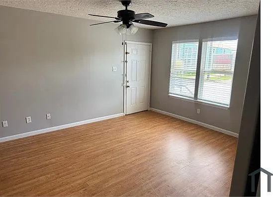 1 bed, 700 sqft, $1,323 — Photo 4
