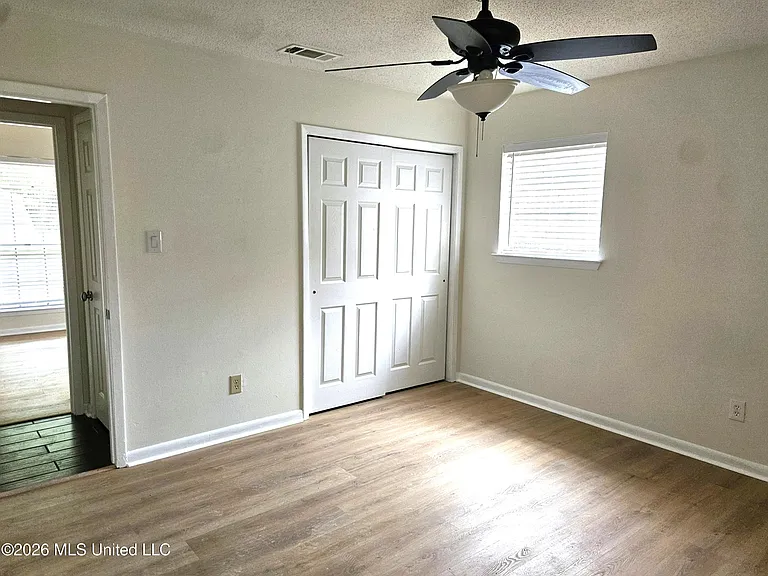 4205 Yosemite Dr — Photo 10