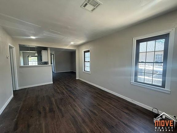 2nd image of 806 W 2nd St
