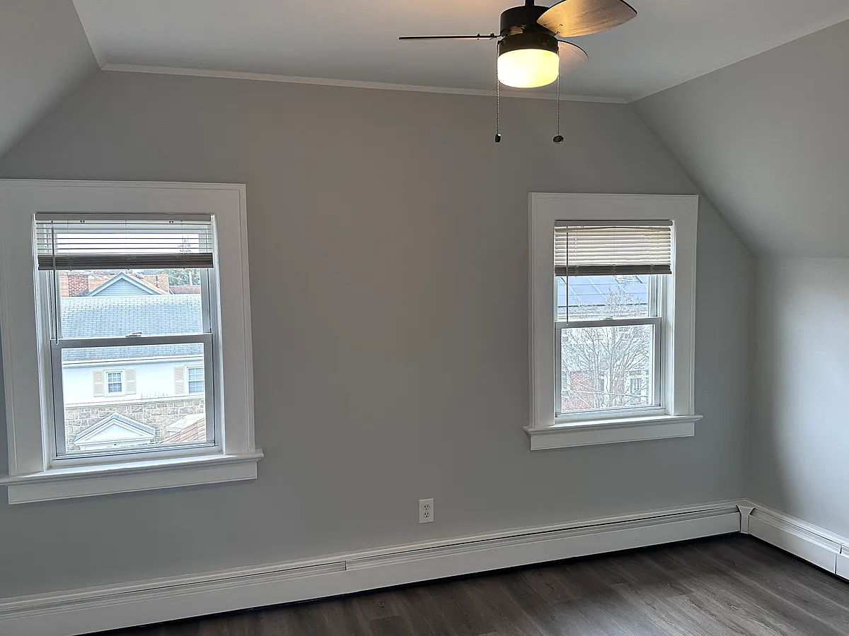 Building Photo - 15 Malone Ave #3