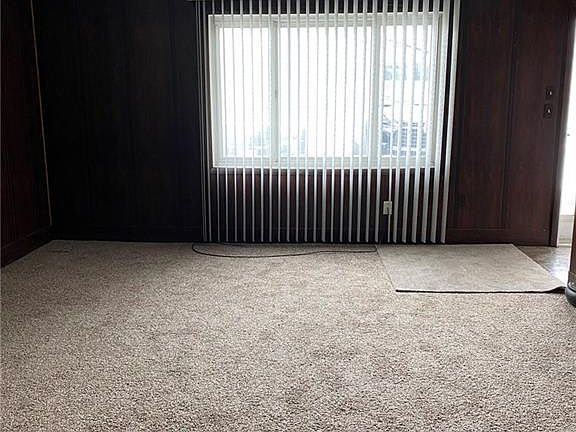 4th image of 1001 Meadow Ln