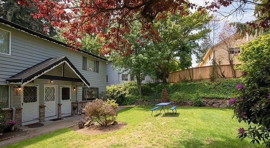 Apartment 4 is the left door