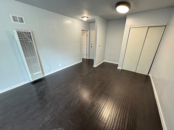 5th image of 525 S Kingsley Dr APT 16