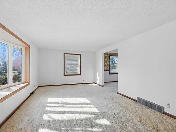 5th image of 2904 Avalon Dr