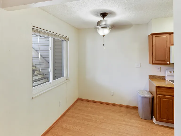 1705 Heatheridge Rd #G202 — Photo 2