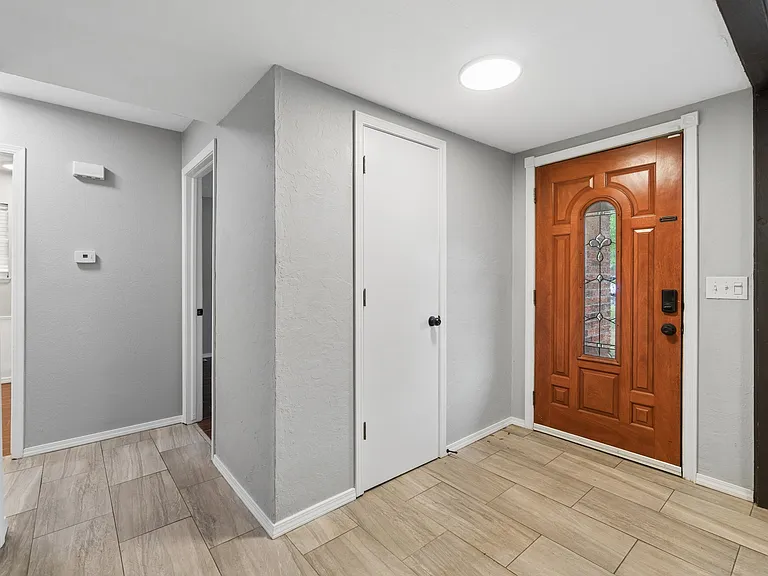 1308 Kelly Park Rd — Photo 3