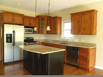 5th image of 302 Louisa St N