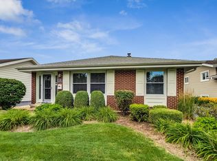 866 S Hawthorne Ave, Elmhurst, IL