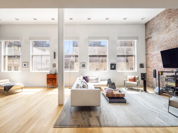 46 White Street image 1 of 10