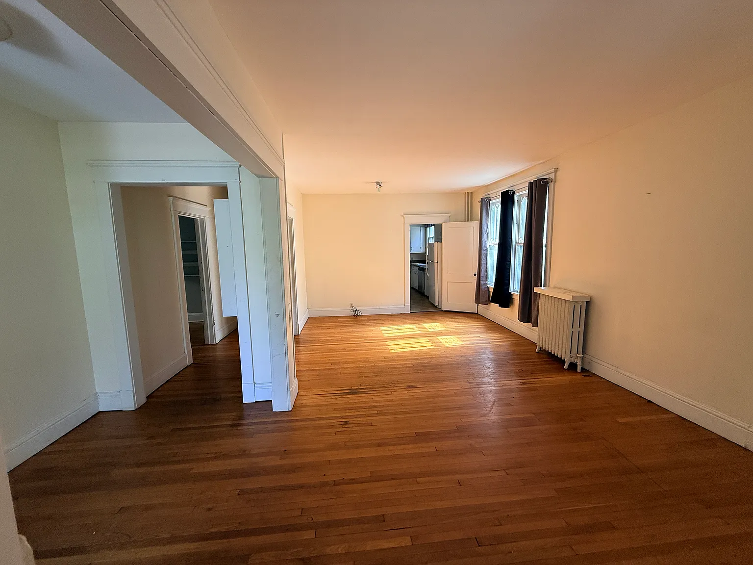 4 bed, 12000 sqft, $2,500 — Photo 3