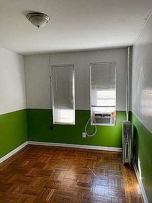 4th image of 325 E 206th St #35
