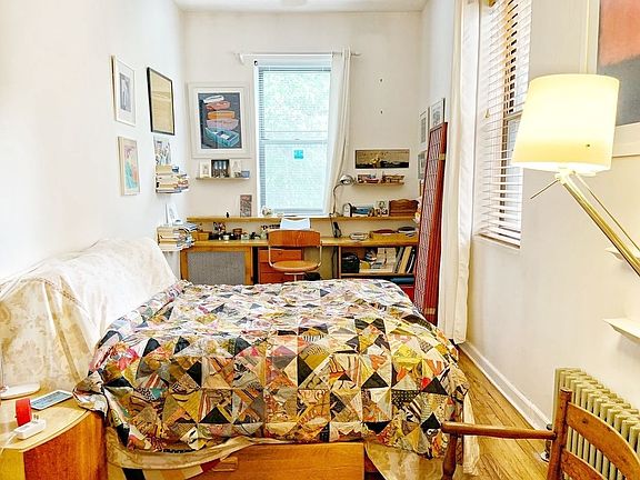 5th image of 133 W 80th St APT 6