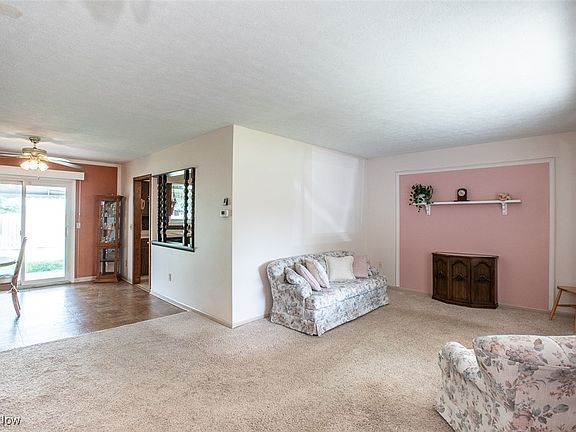 3rd image of 1726 Berwick Dr