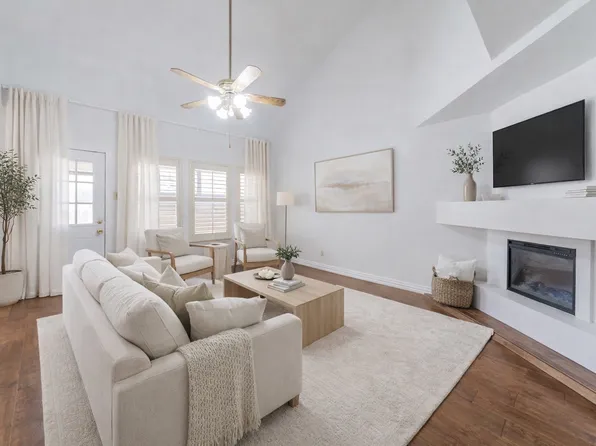 708 Creekwood Dr, Lewisville, TX 75067