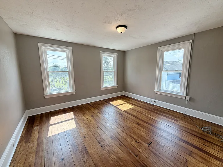 305 N Franklin St — Photo 8