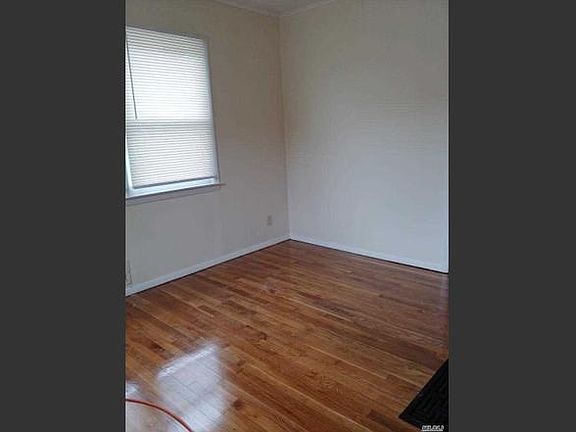 4th image of 69 Rugby Dr