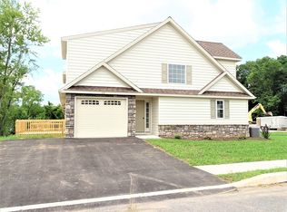 12 Arrowhead Dr, Elizabethtown, PA 17022