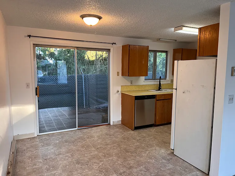 2724 N Davis Ct #Z — Photo 7