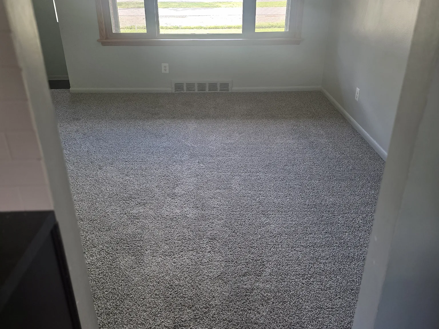 16740 College — Photo 3