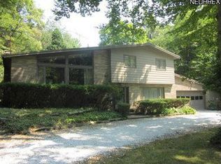 1661 Orchard Dr, Akron, OH 44333