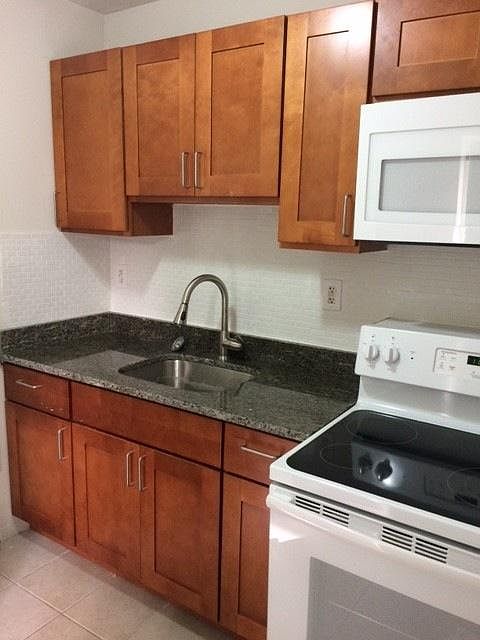 1st image of 1545 W Thompson St #1A