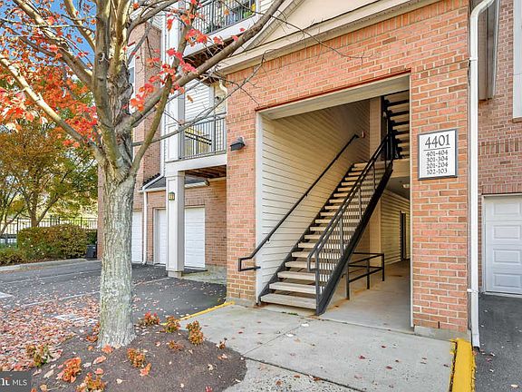 2nd image of 4401 Weatherington Ln Unit 201