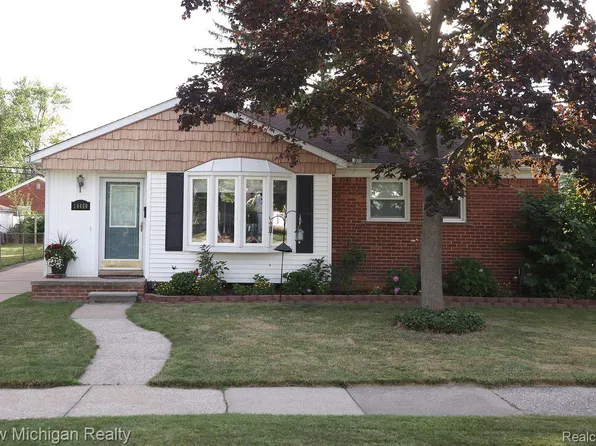 14450 Burns St, Southgate, MI 48195