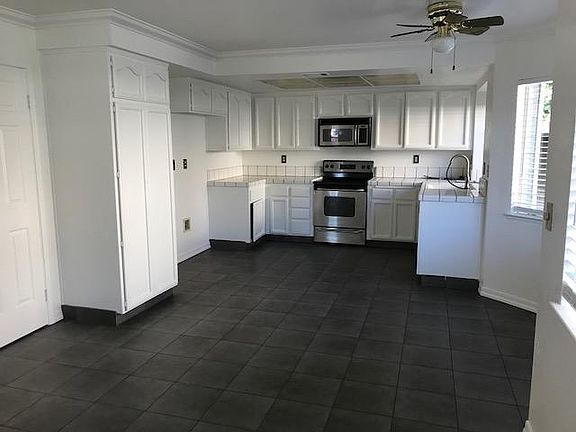 2nd image of 1867 Camellia Dr