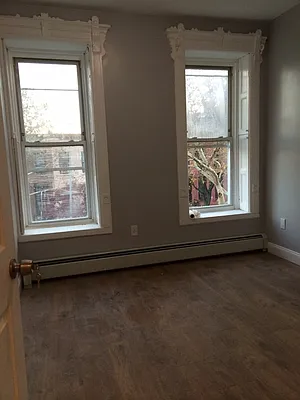 Rented by Elite NY Holdings | media 50