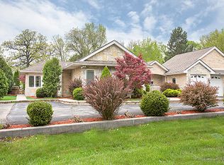 28W341 Timber Ln, West Chicago, IL 60185