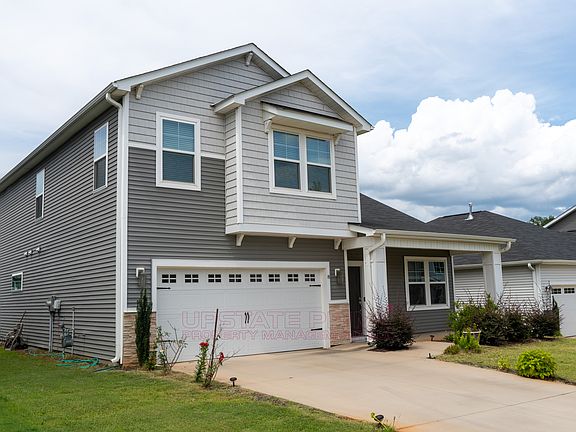 2nd image of 8 Callen Oak Way