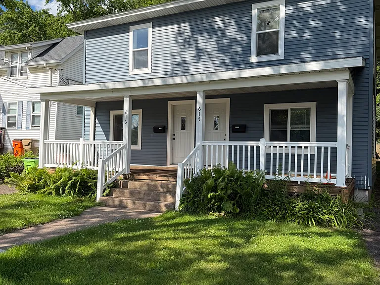 615 S Dewey St — Photo 1