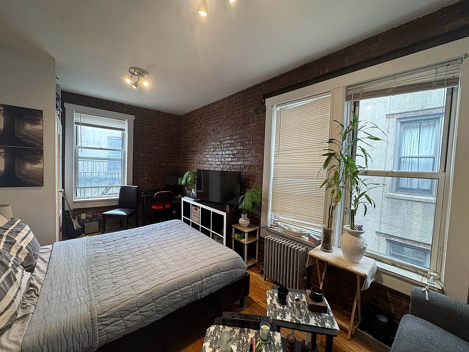 1st image of 24-27 Steinway St #11