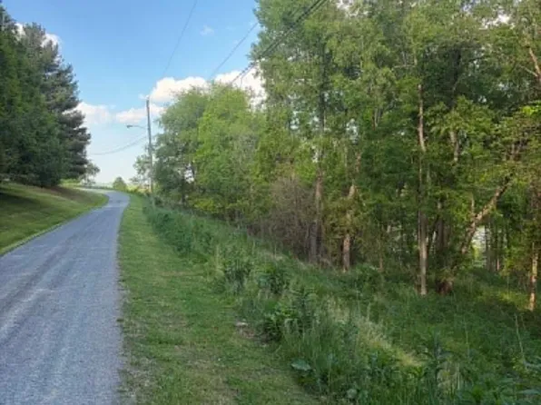 Ridgecrest Dr, North Tazewell, VA 24630