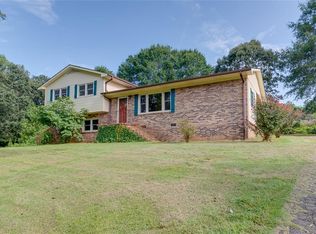 1442 Hiawassee Dr, Seneca, SC 29672