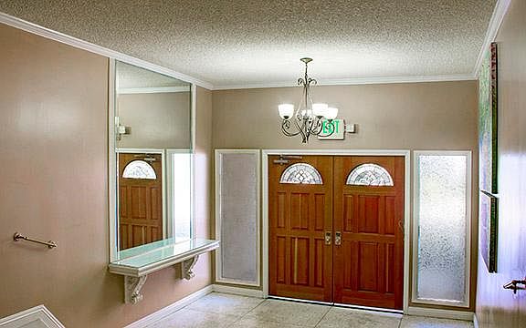 2nd image of 350 S Oakland Ave Unit 211