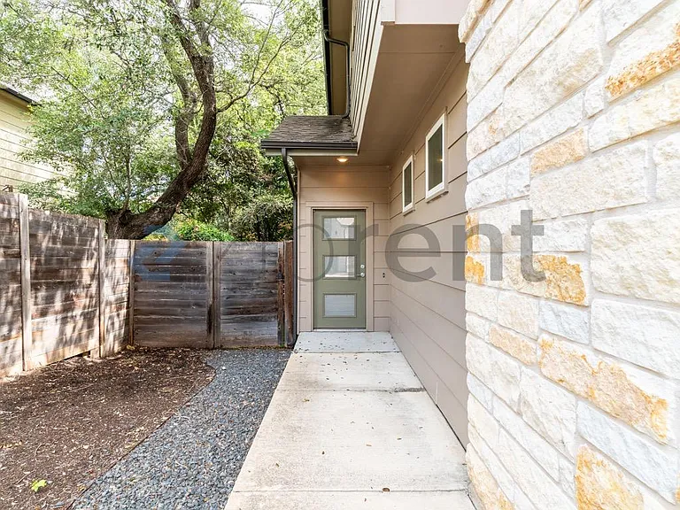 6800 Menchaca Rd #45 — Photo 27