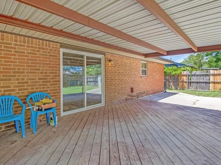 1037 Mobile Cir — Photo 19