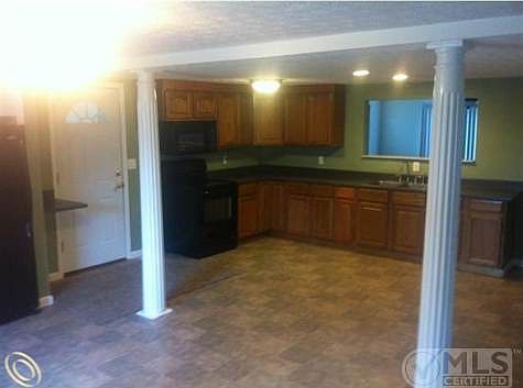 Kitchen2.jpg
