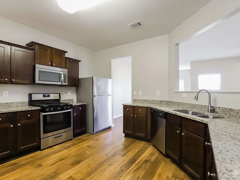 4123 SW Box Elder Path — Photo 4