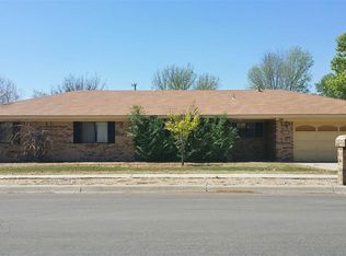 114 Three Cross Dr, Roswell, NM 88201