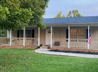 96 Twin Lakes Rd, Evington, VA 24550