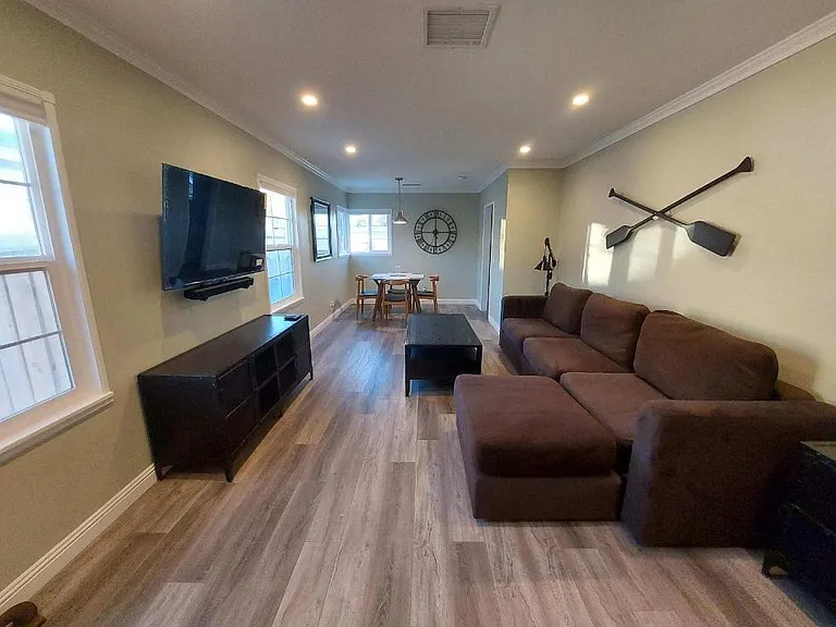 411 Birch St — Photo 2