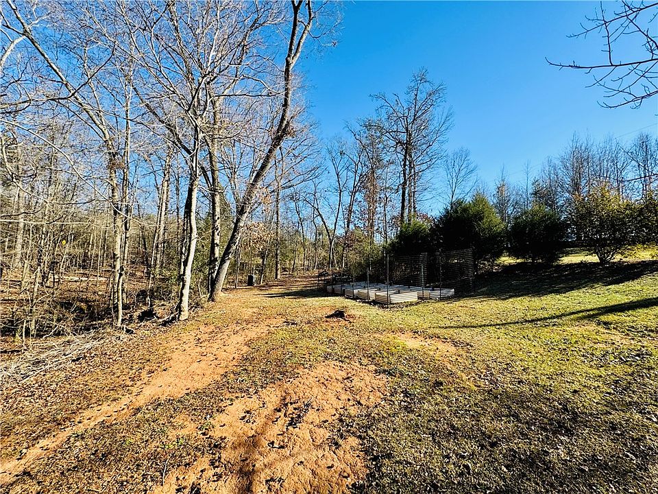 2nd image of 110 Gilmer Cir
