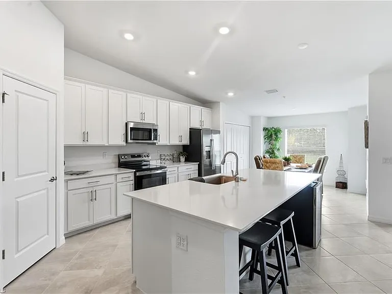 15155 Bluffton Ln #524 — Photo 4
