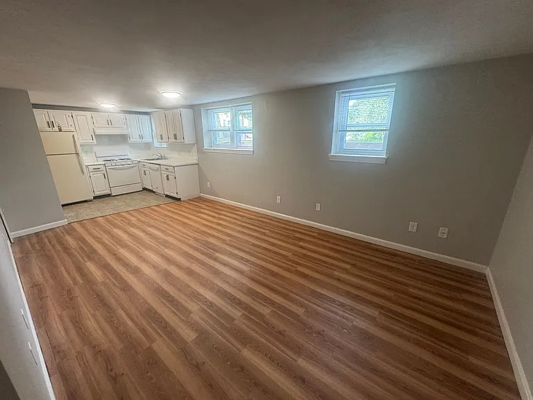 72 Cabot St — Photo 13