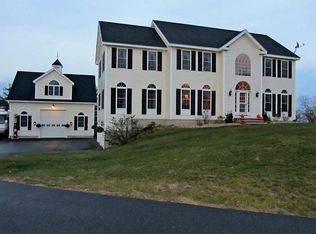 9 Collins Way, Pelham, NH 03076