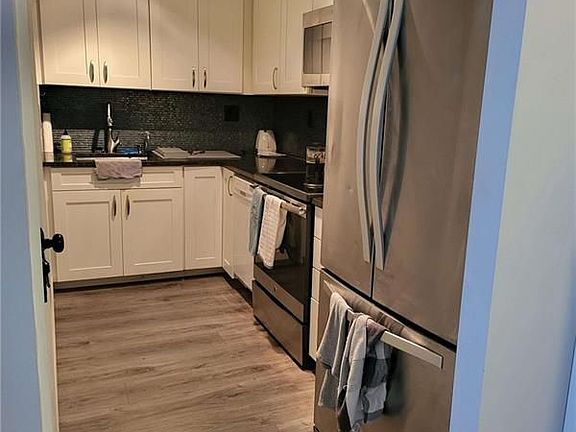 3rd image of 900 NE 18th Ave APT 804