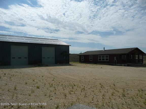 4th image of 128 Sauk Trl