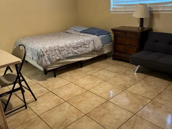 (undisclosed Address), Houston, TX 77074